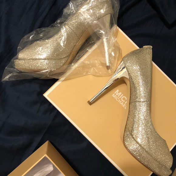 Michael Kors silver glitter platform - Picture 4 of 4